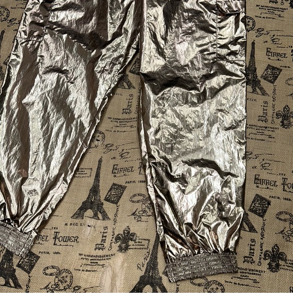 Victoria'S Secret Sport NWT! Bronze Metallic Cargo Jogger Pants Size L - Picture 5 of 15